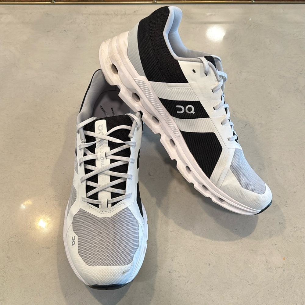 OnRunning Men’s Cloudrunner Size 12